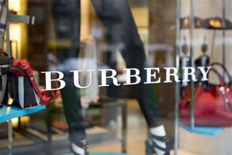 Sulle pelli esotiche Burberry si schiera dalla parte sbagliata